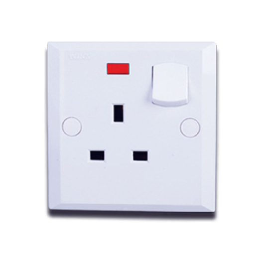 CLICK-ASTER-3 PIN FLAT SOCKET WITH SWITCH,13A	